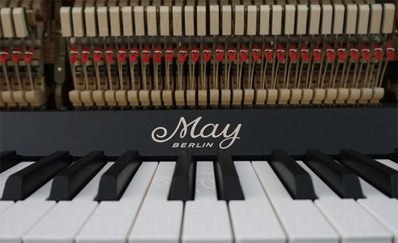 May Klavier mit der Aufschrift Berlin